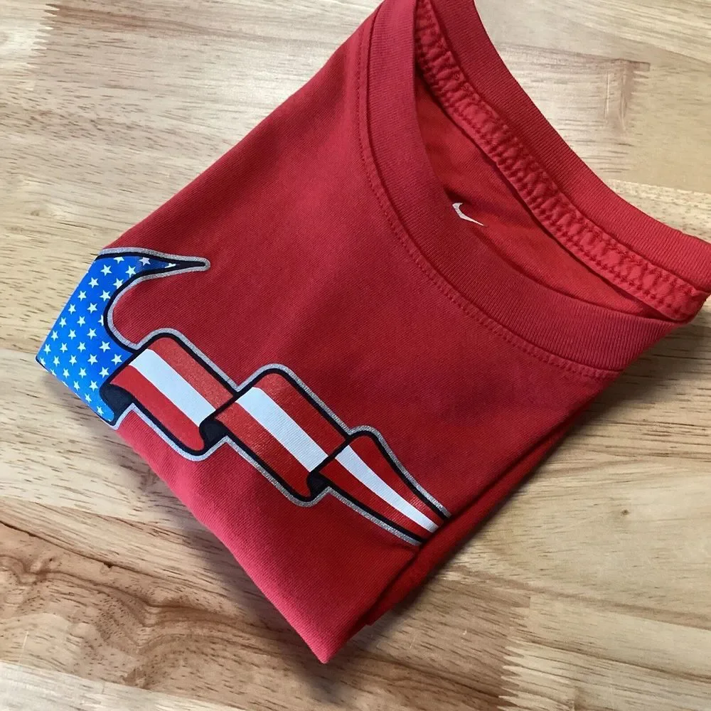 Youth Nike Patriotic Swoosh Short Sleeved Tee Red‎ Large